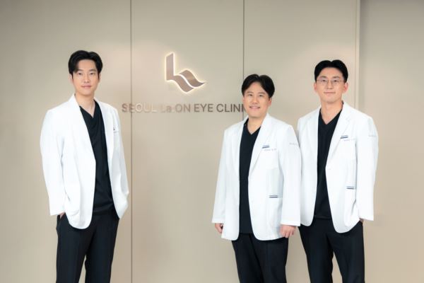 ophthalmologist slit lamp examination conjunctiva