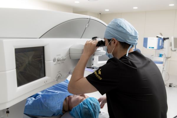 anterior segment OCT corneal tomography exam