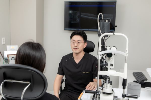 multifocal monofocal IOL comparison night vision