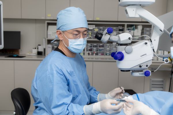 phakic IOL lens insertion anterior segment eye