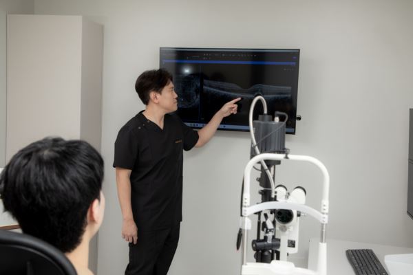 pneumatic retinopexy gas bubble injection eye
