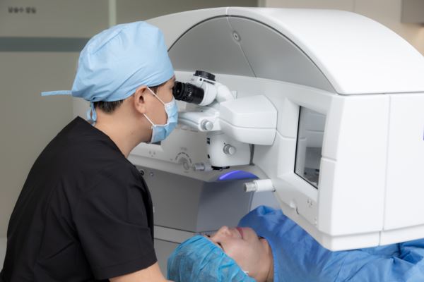 ophthalmologist genetic counseling patient