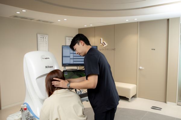 corneal topography pachymetry preoperative exam