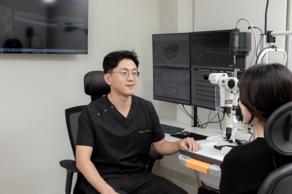 cataract recovery timeline eye care calendar