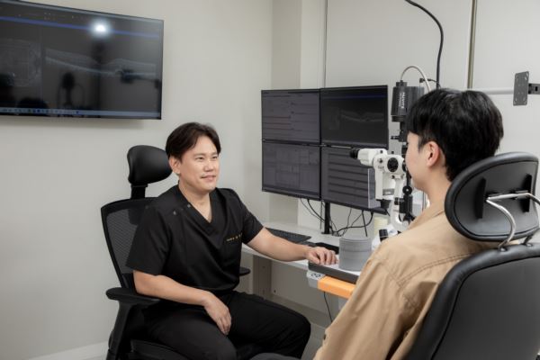 retinal macular degeneration OCT scan